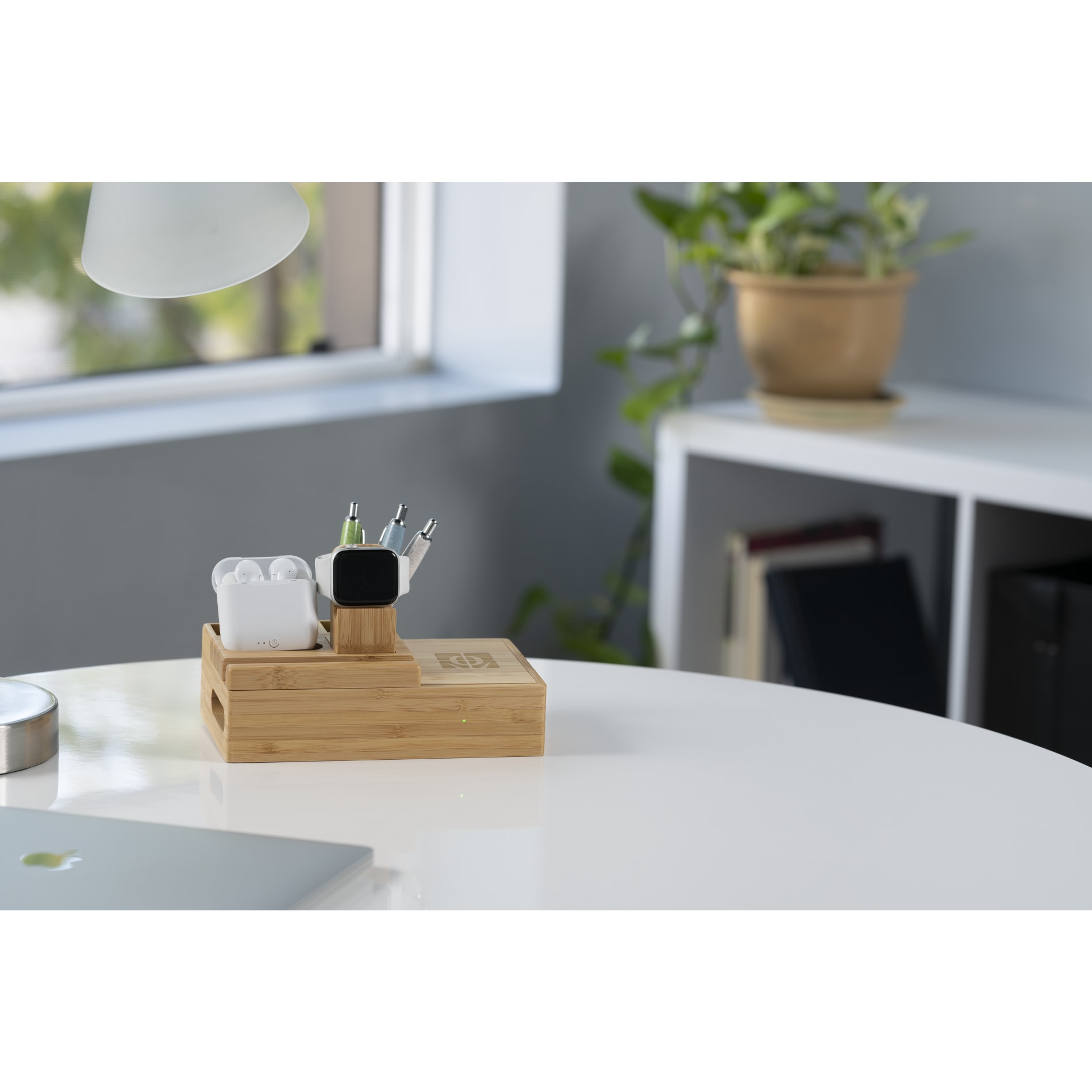 Bamboo Fast Wirelsss Charging Dock Station 40