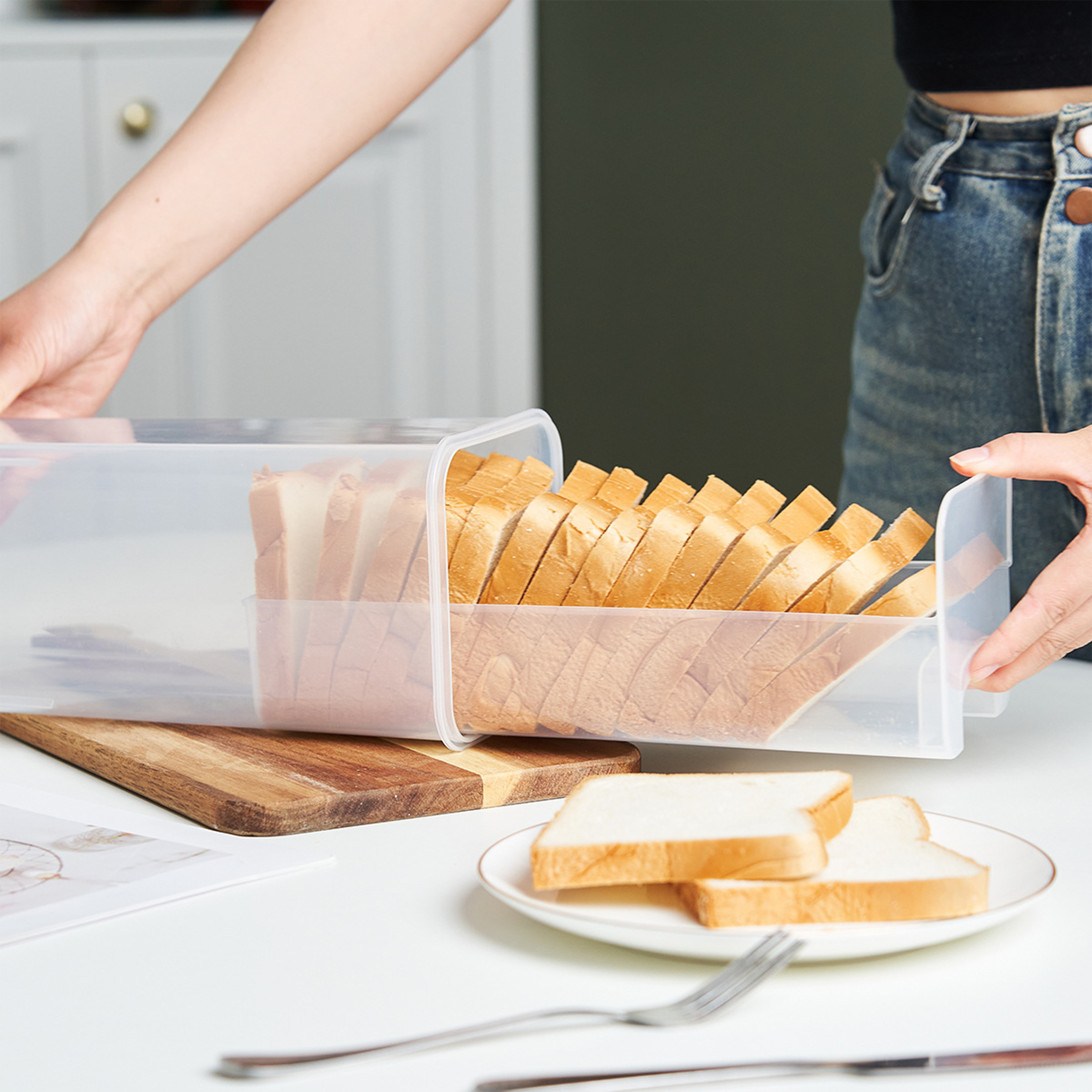 Plastic Fresh Bread And Toast Storage Box 4