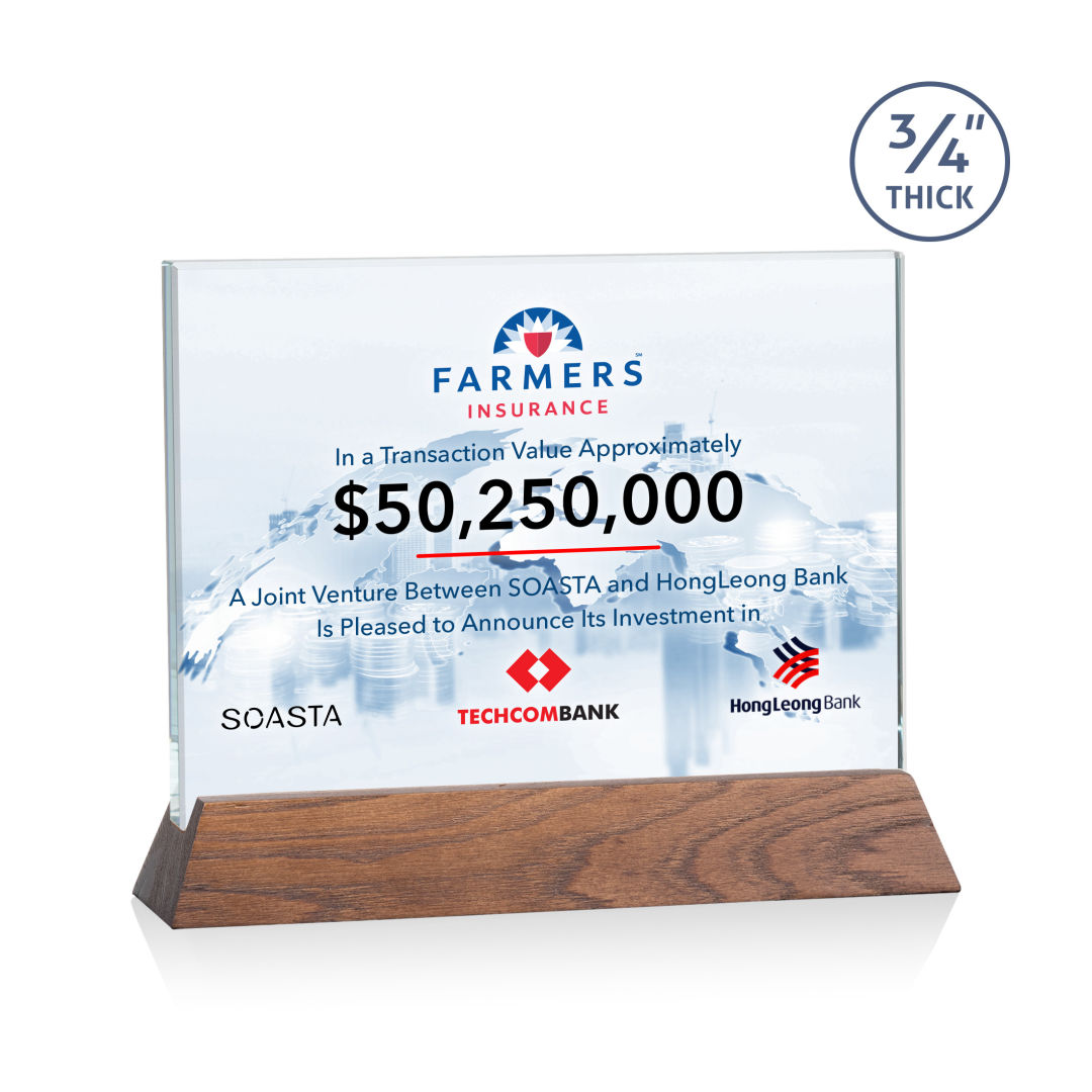 Walkerton VividPrint™ Award - Starfire/Walnut (Horiz) 4