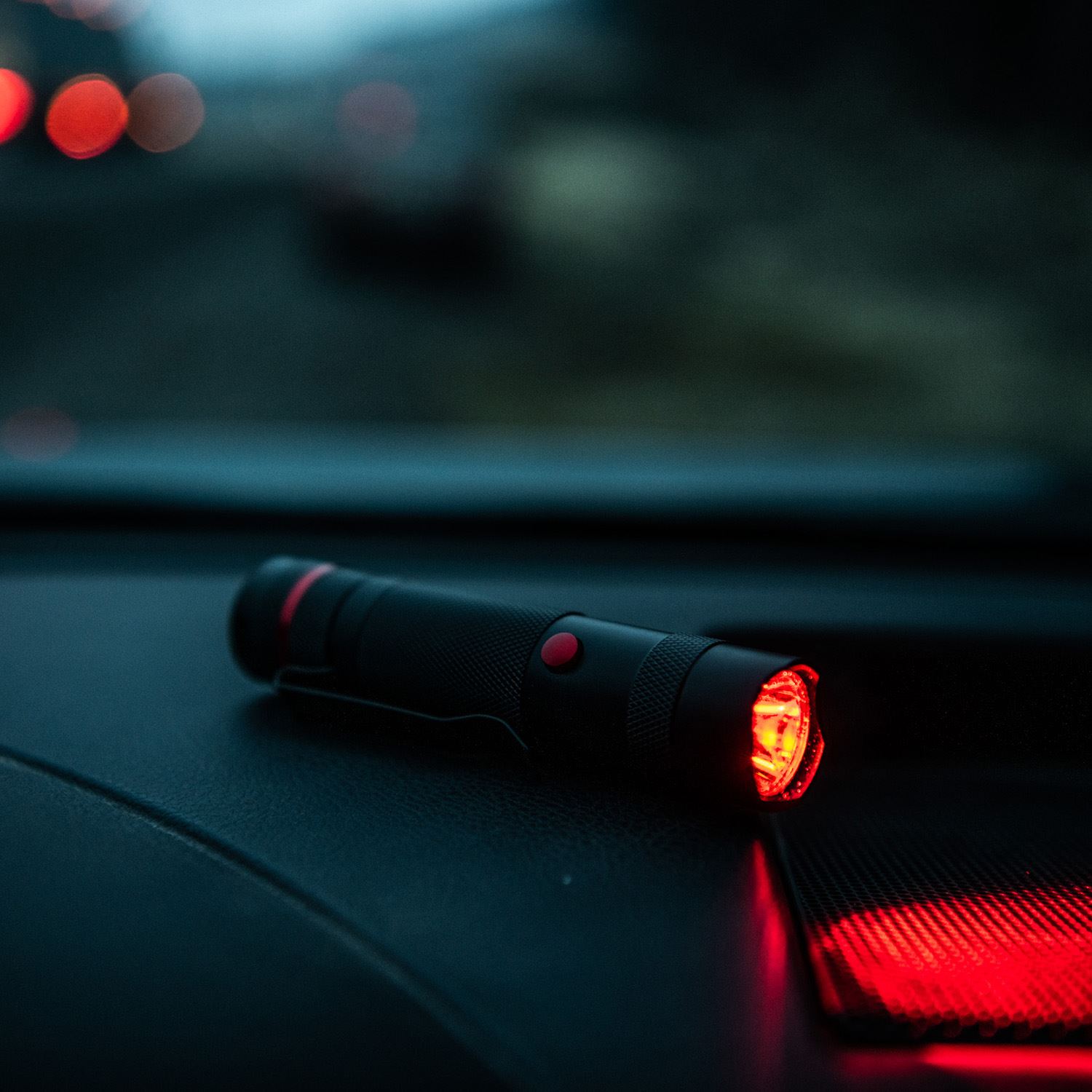 Coast® Dual-Color Light 7