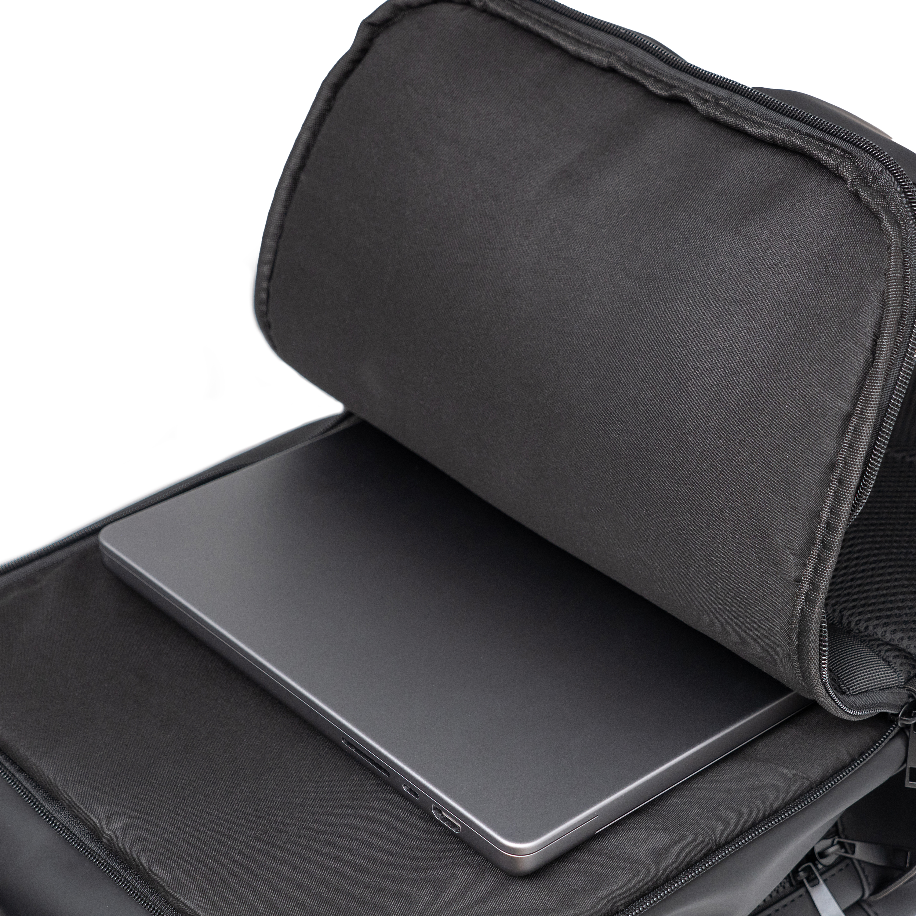 Roam 17" laptop backpack call of the wild 2