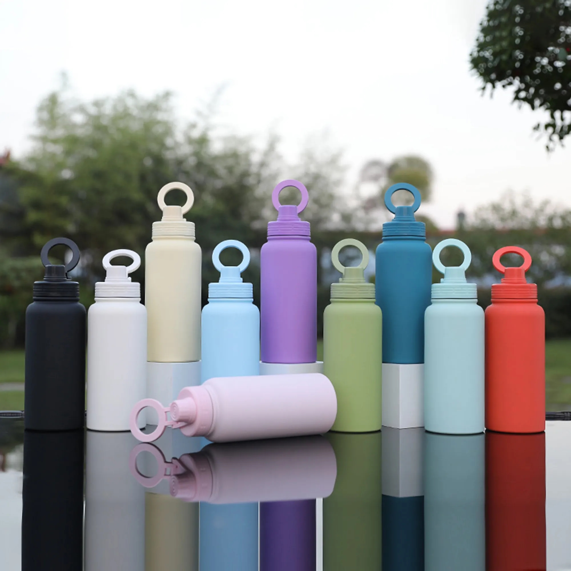 1L Insulated Water Bottle with Phone Holder 4