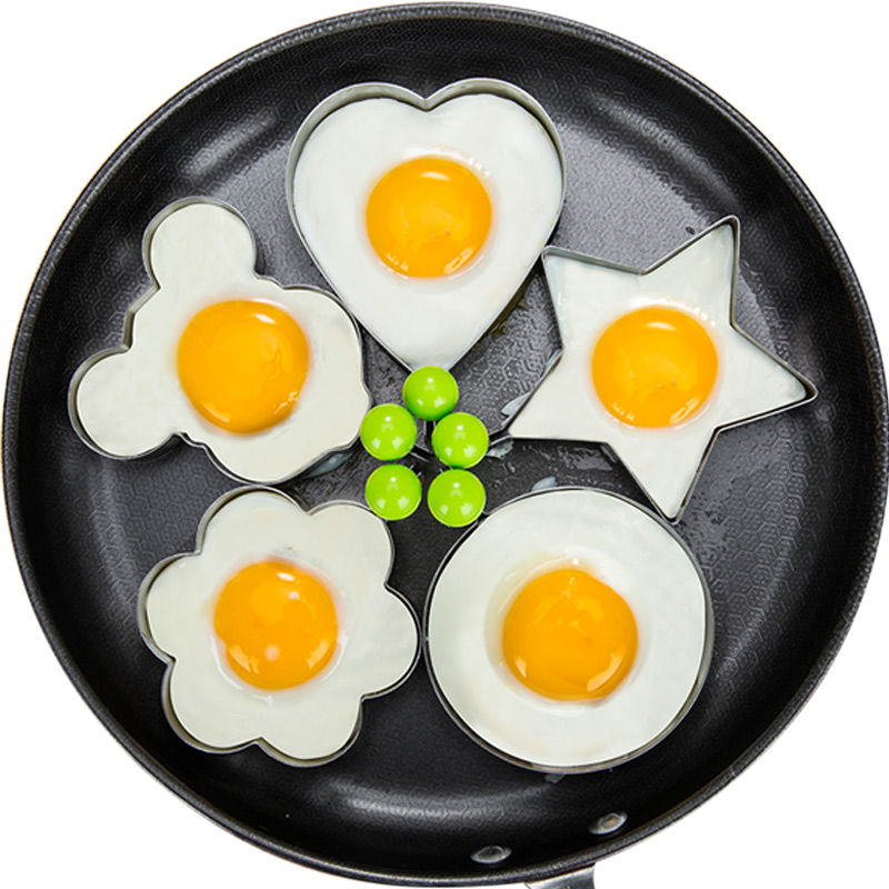 Stainless steel omelette mold