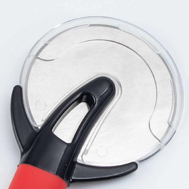 Kitchen Pizza Cutter with Handle and Blade Guard 2