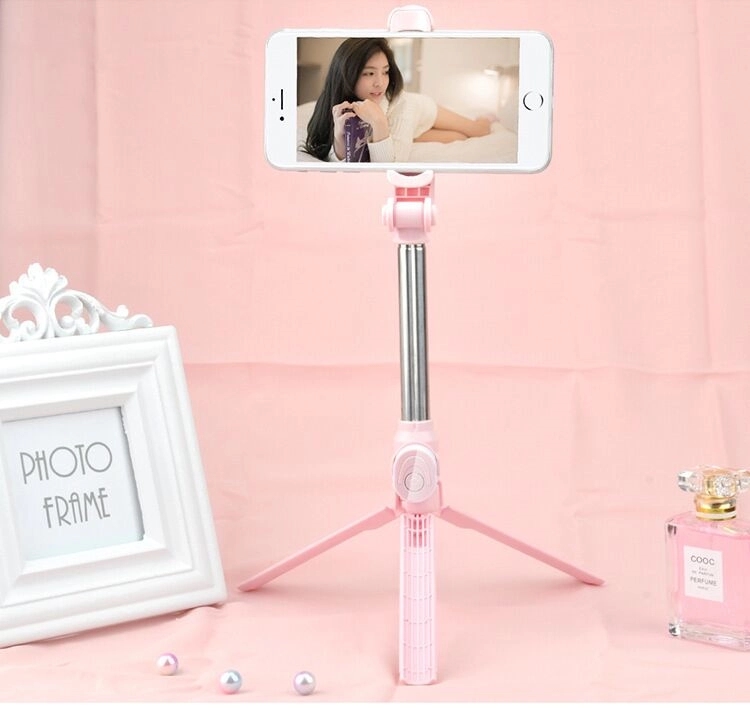 Retractable Selfie Live Tripod 4