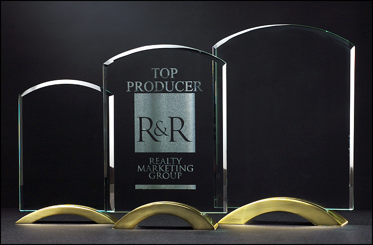 Arch Series Glass Award With Gold Metal Base 2