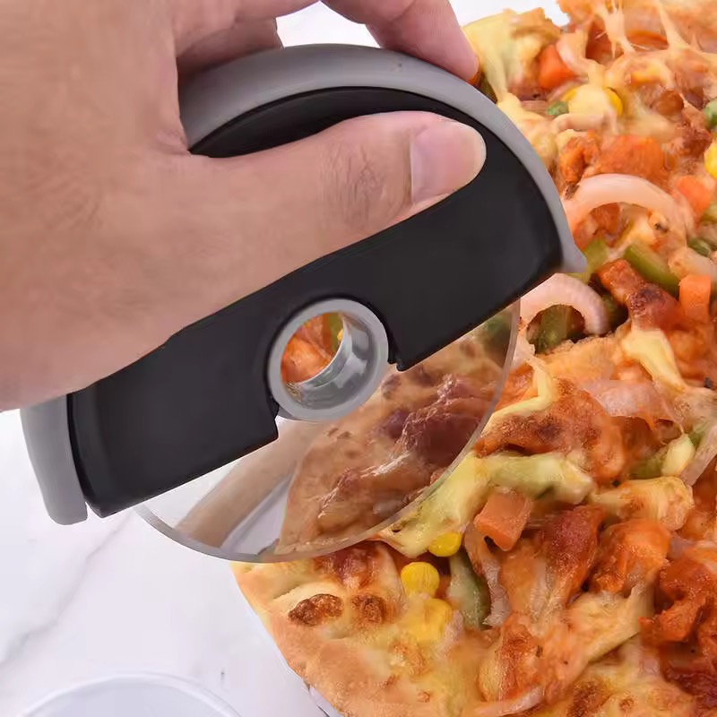 MOQ 10 pcs Rubber Pizza Cutter 2