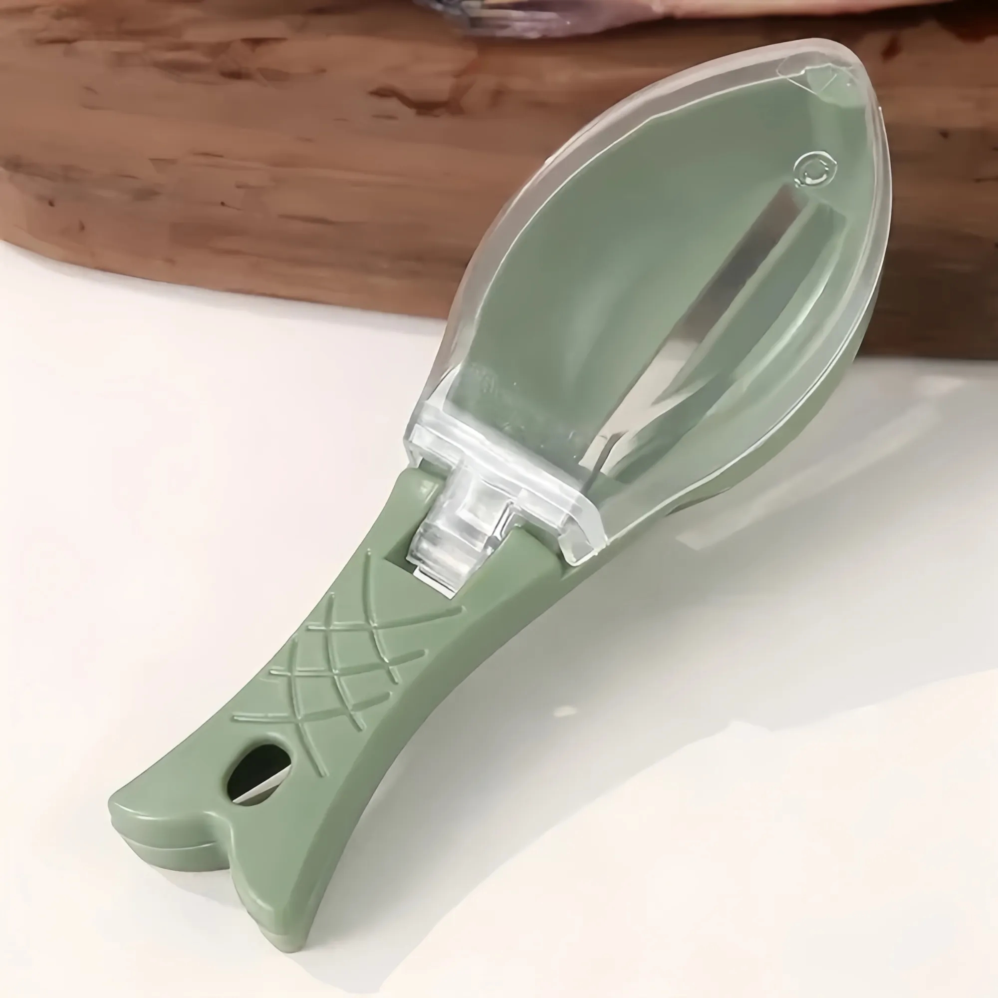 All-in-One Kitchen Tool: Fish Scaler, Grater and Peeler 4