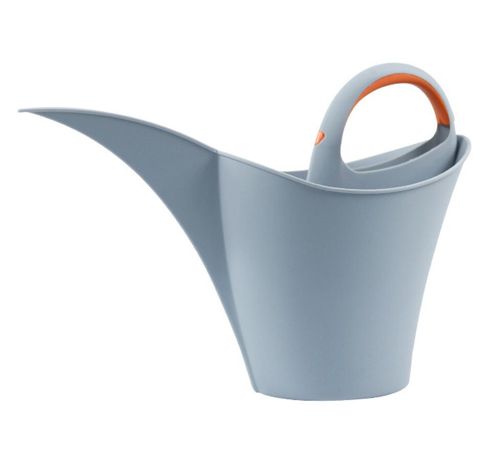 Long-Spout Watering Can 4