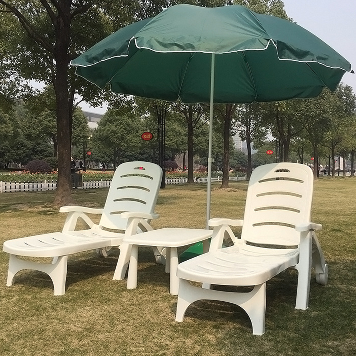 Plastic Folding Beach Chair 5