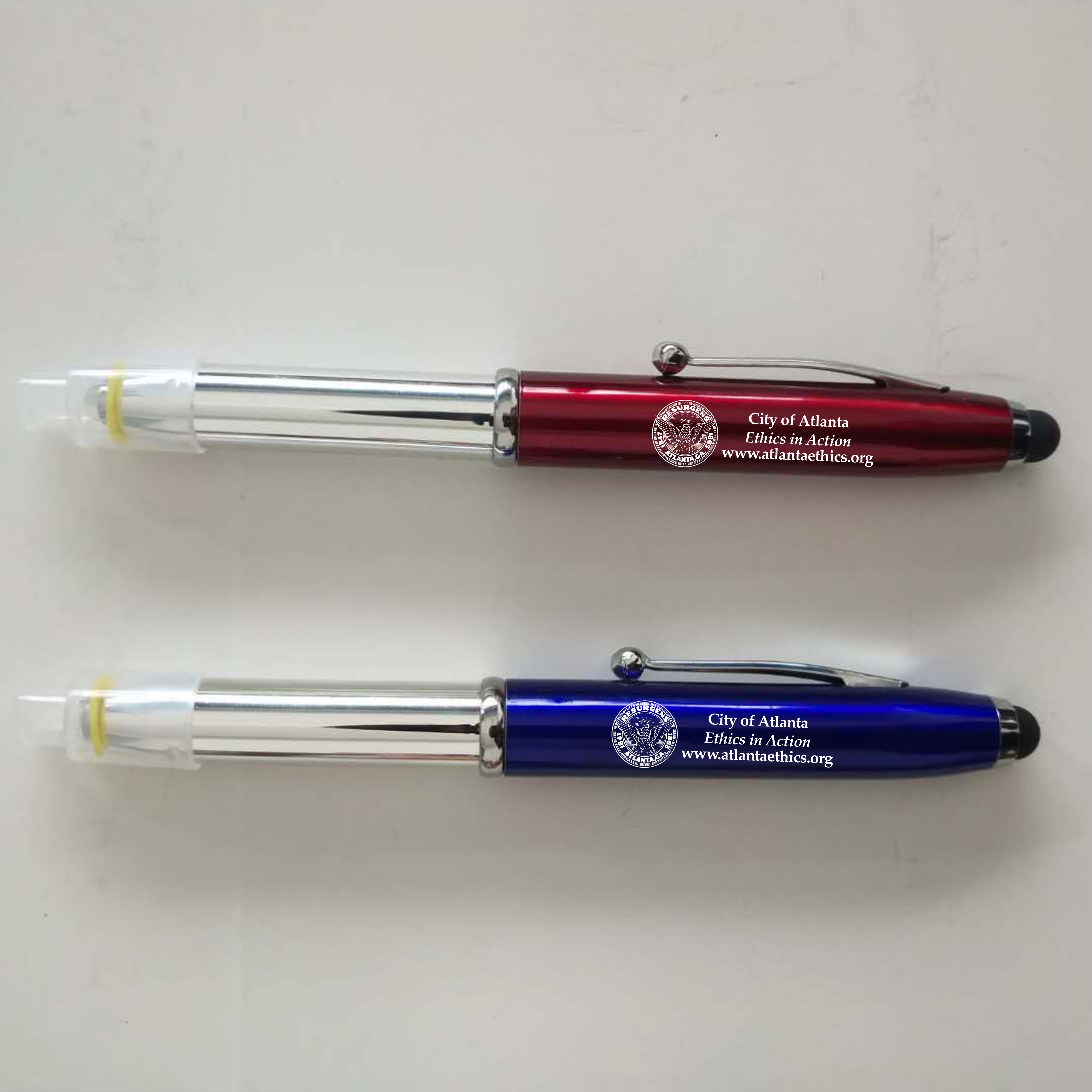 Stylus Pen with LED Flashlight 2