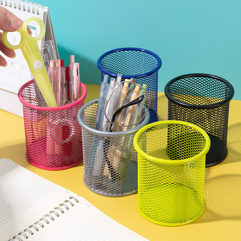 The wrought iron storage pen holder can store small items 4