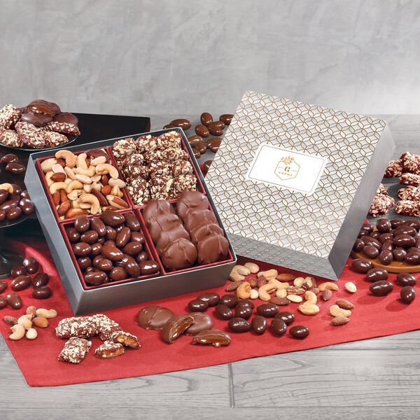 Signature Assortment with Silver & Gold Geometric Sleeve