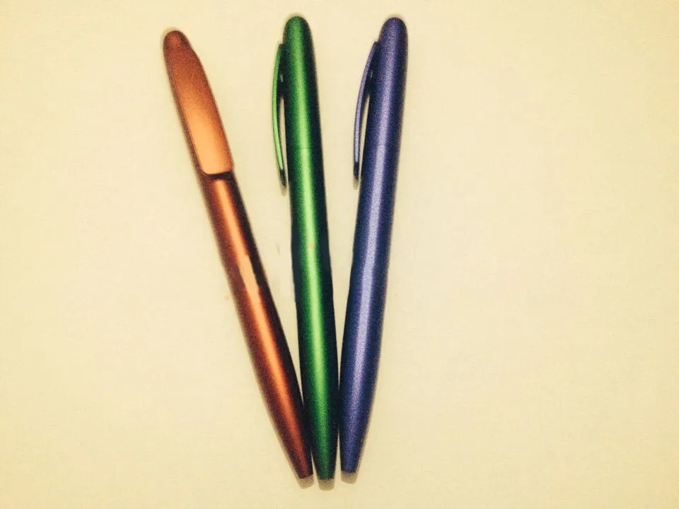 Ballpoint Twist Plastic Pens 4