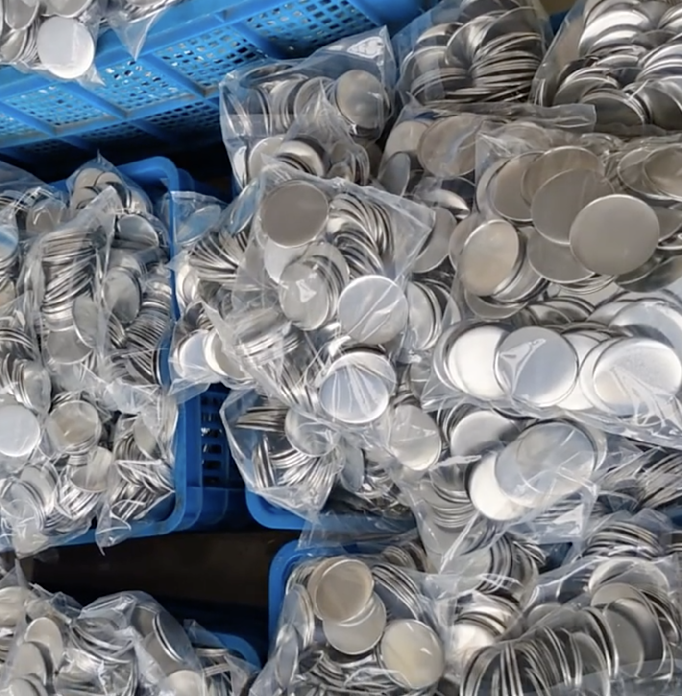 25mm Metal Pin Badge Round 6