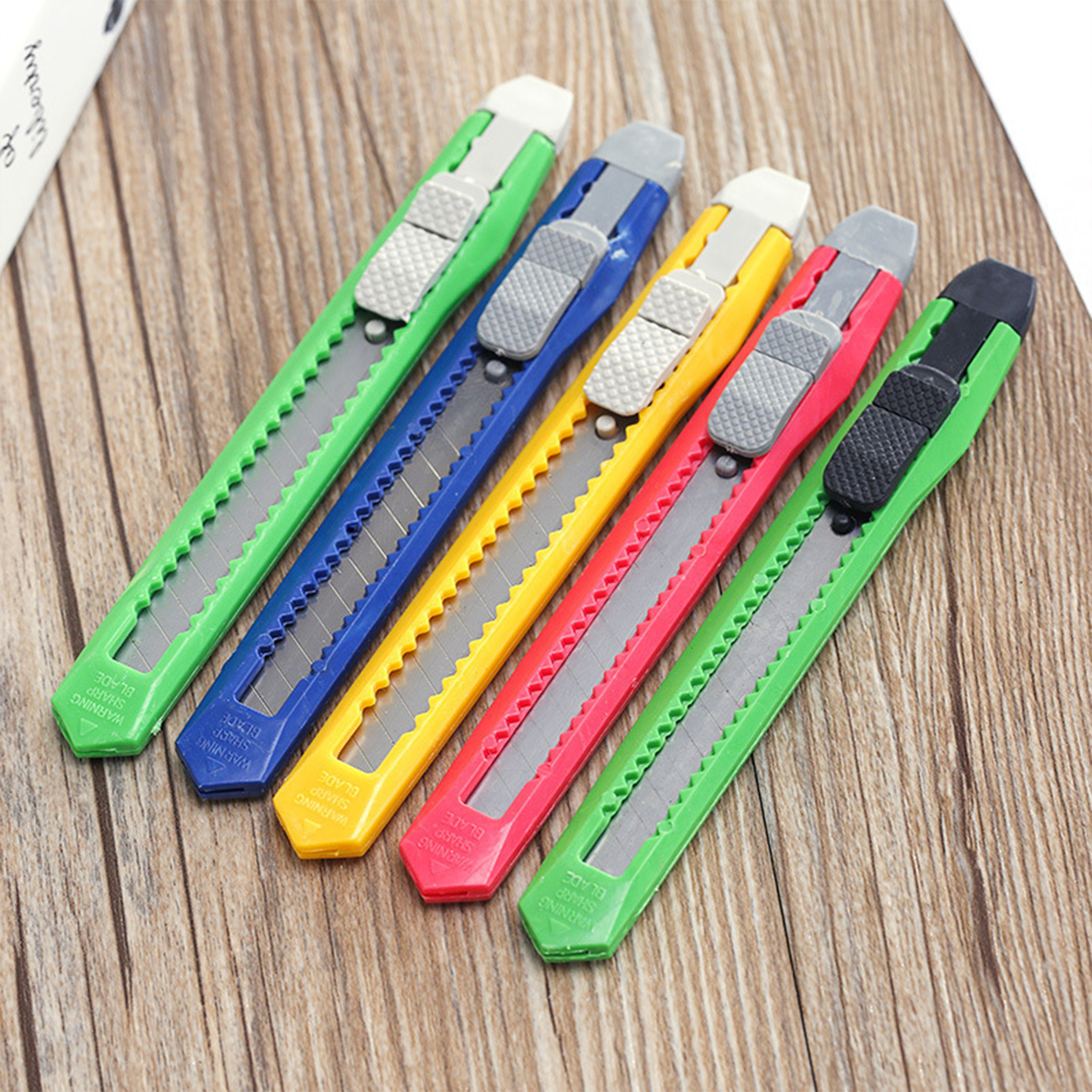 Plastic Portable Sharp Art Knife 4