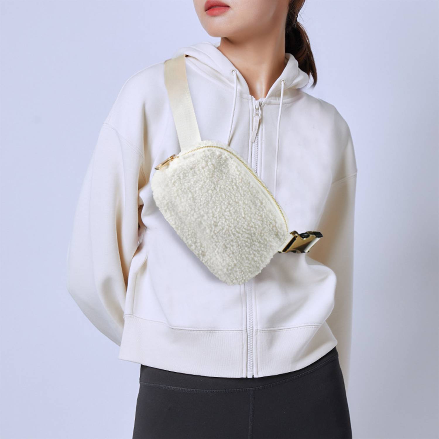 Fleece Cross body Everywhere Bag 5