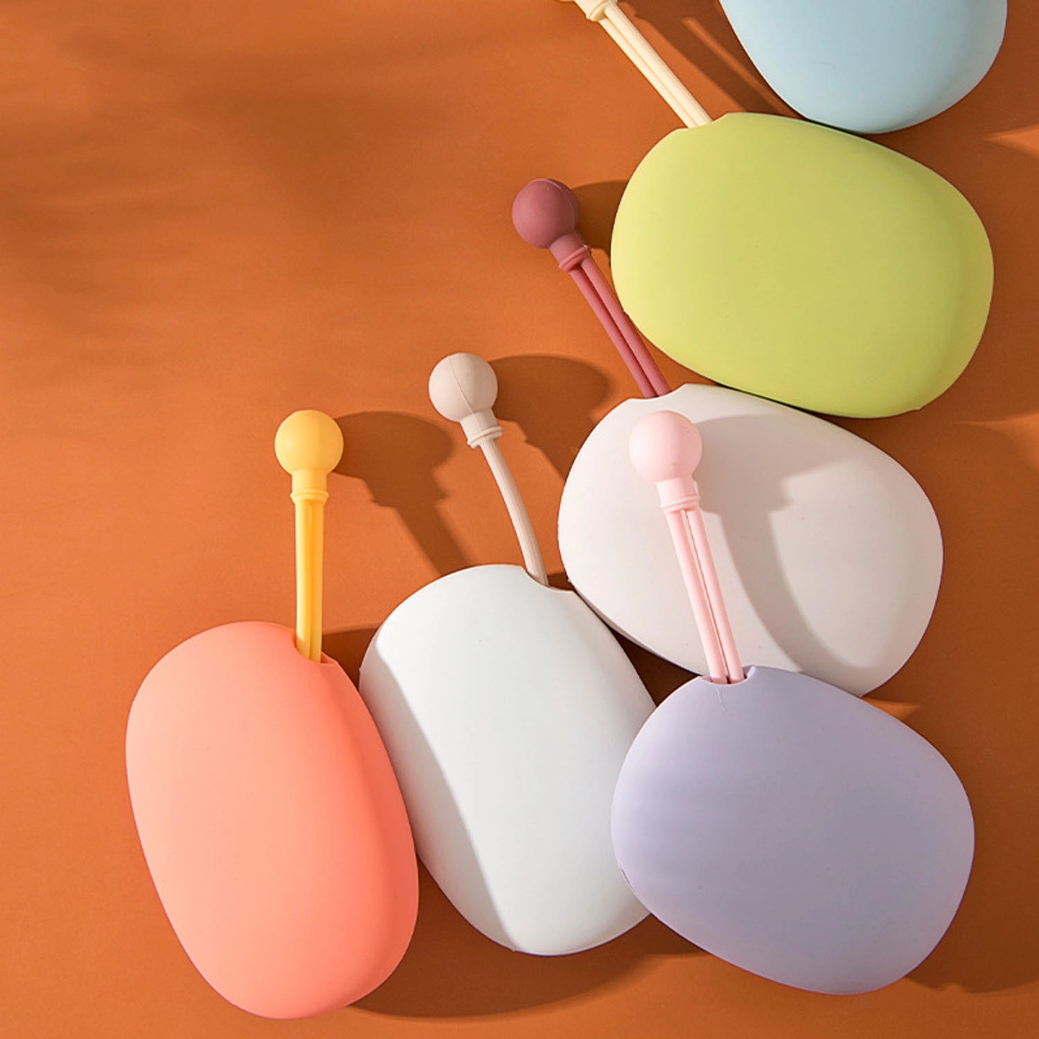 Silicone Hand Warmer Self-Heating With 5 Heating Packs 2