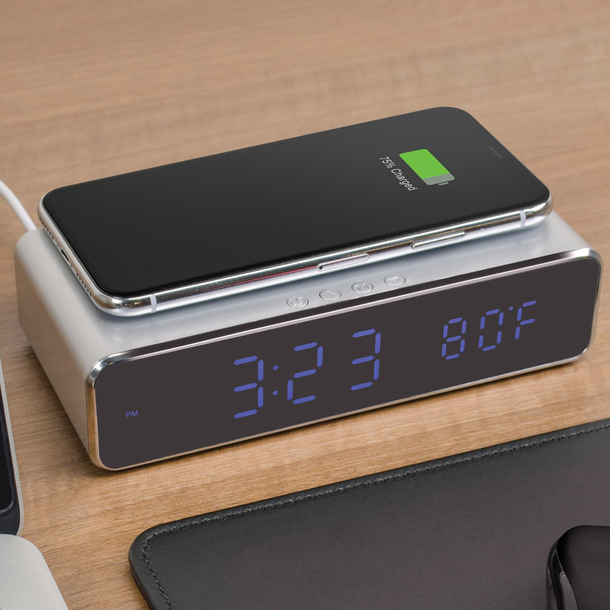 Qi Charging Alarm Clock with Thermostat 4