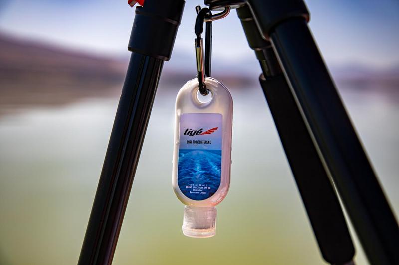 1.9 oz. SPF 30 Sunscreen in Clear Bottle with Carabiner 54