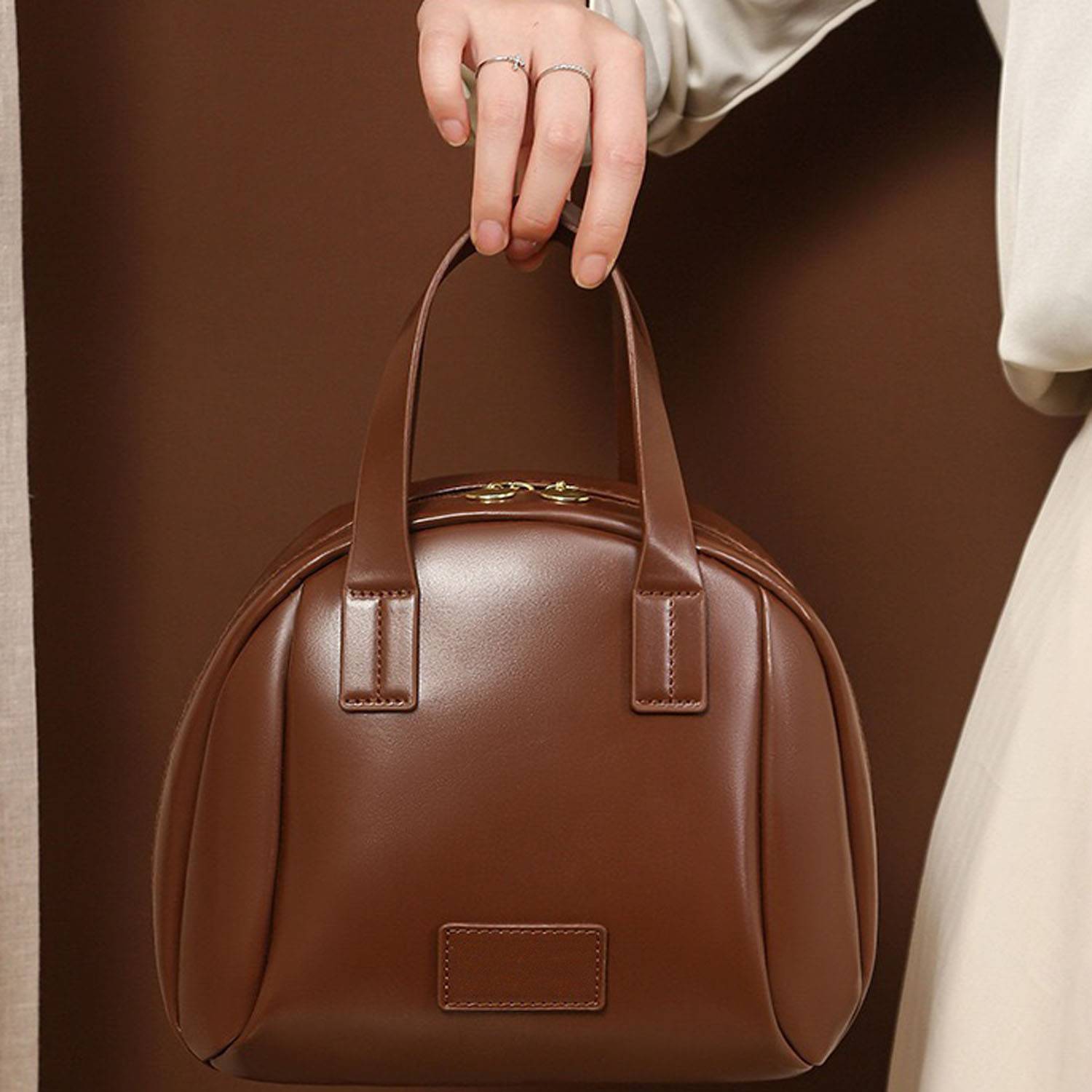 PU Leather Shell Shape Cosmetic Bag 5