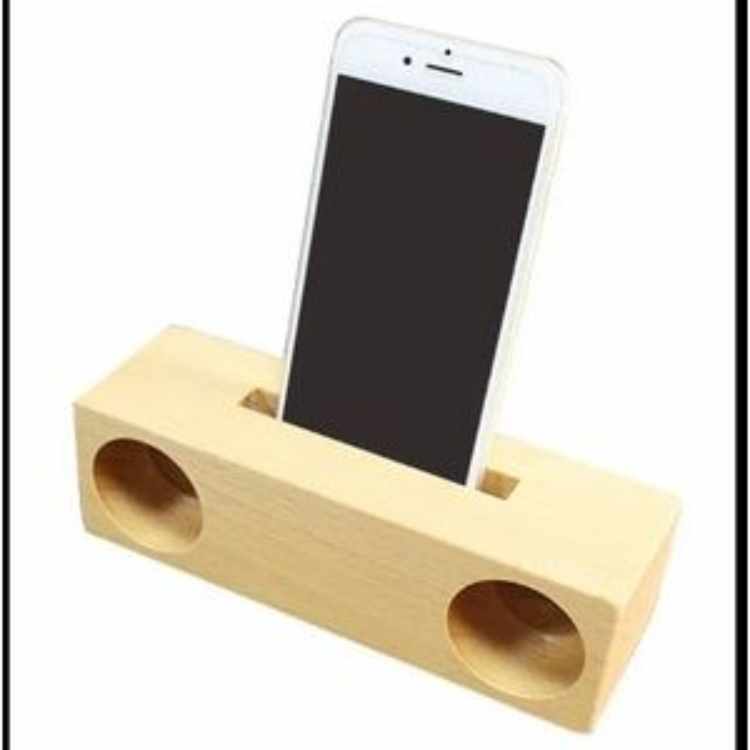 Wood Cell Phone Stand Amplifier 2