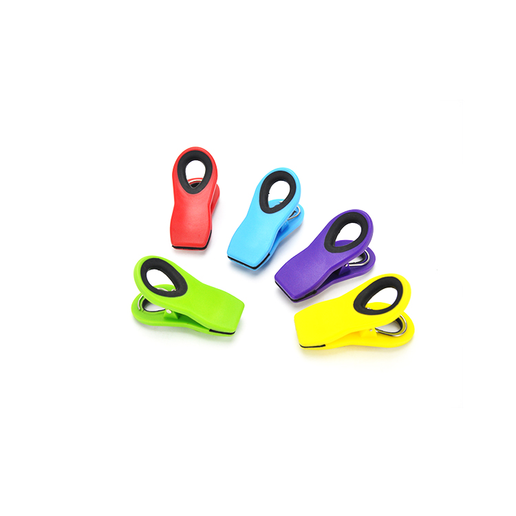 Magnetic Food Clip 3