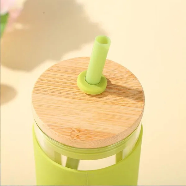 20 oz Glass Cup with Bamboo Lid 5