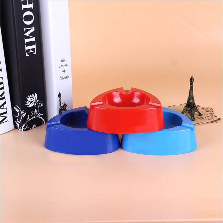 Triangle Plastic Ash Tray 1