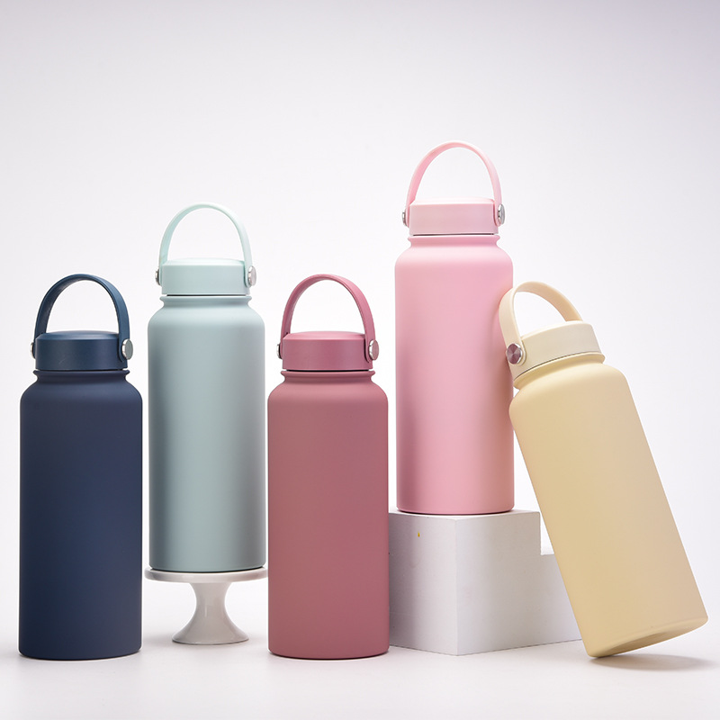 33 OZ Stainless Steel Sports Bottle / Handlings 3