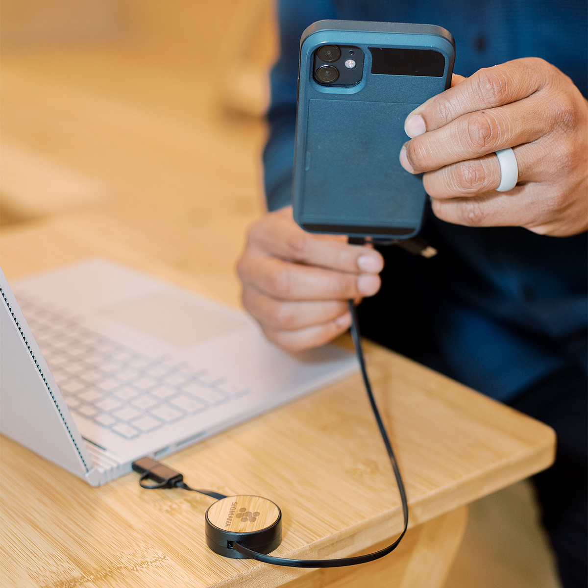 Bamboo Retractable 3-in-1 Charging Cable 5