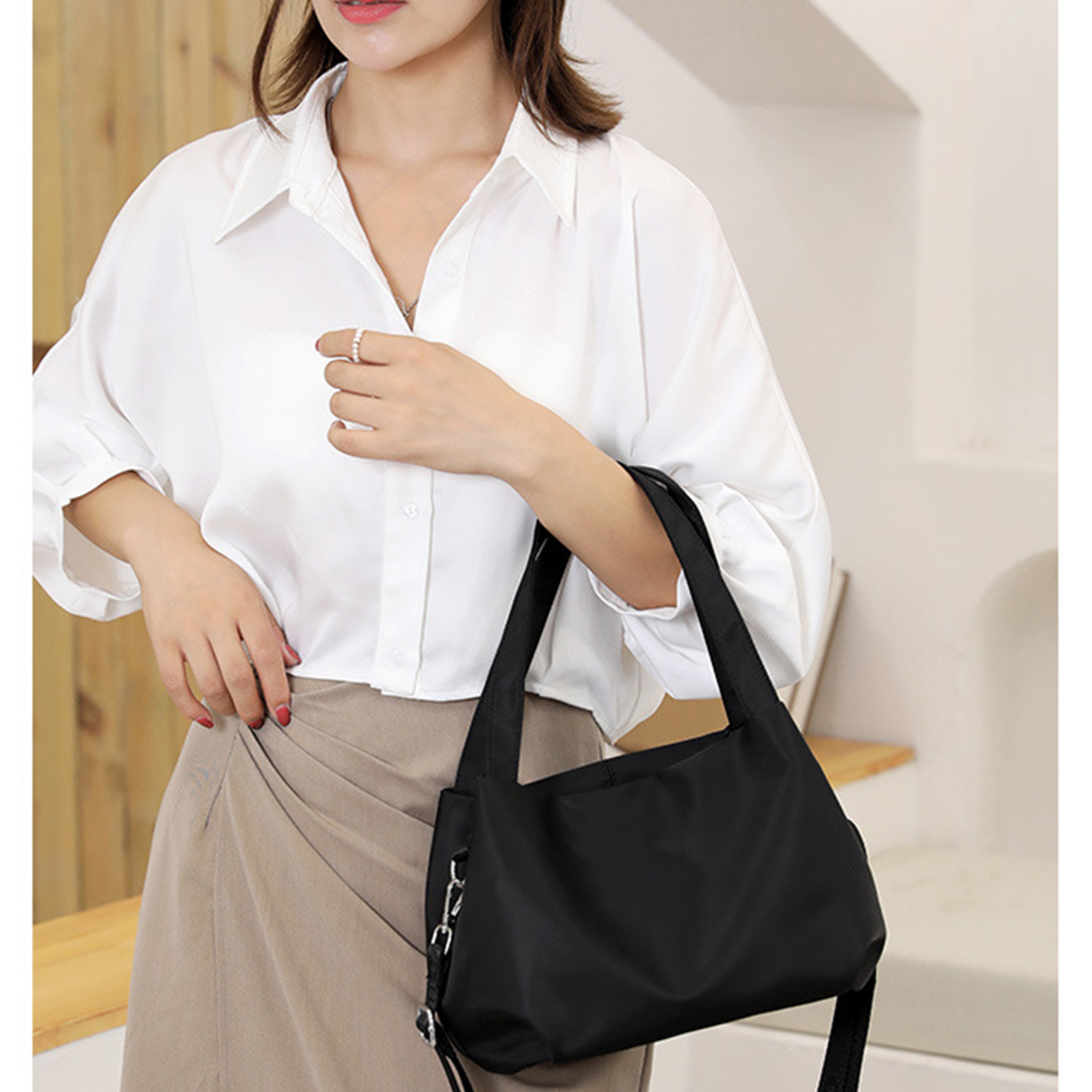 Small Tote Bag w/ Zipper 5
