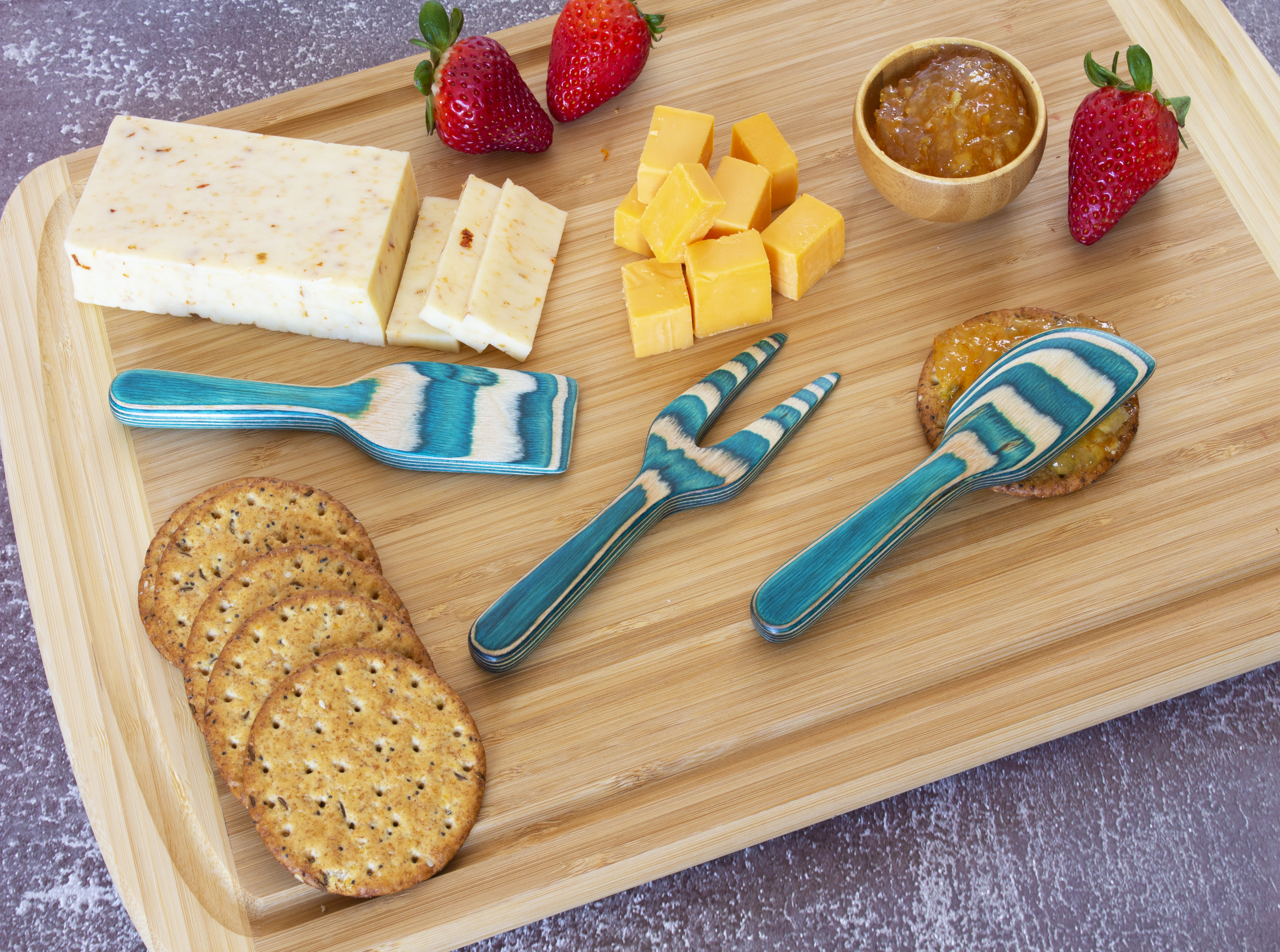 Baltique® Mykonos 3-Piece Cheese Tool Set 3