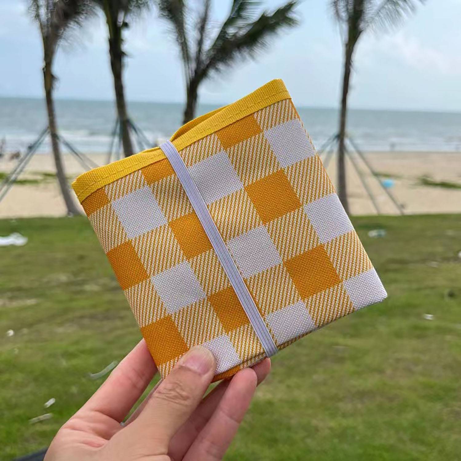 Convenient picnic mat 8