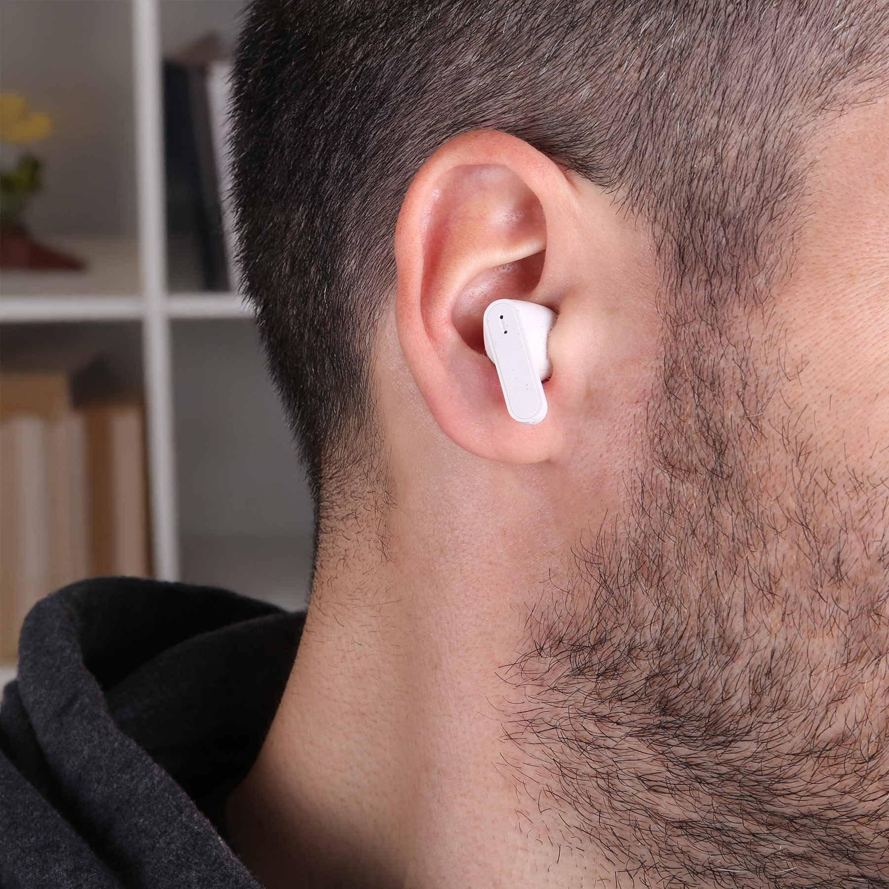 Chromeo Wireless Earbuds And Wireless Charger 13
