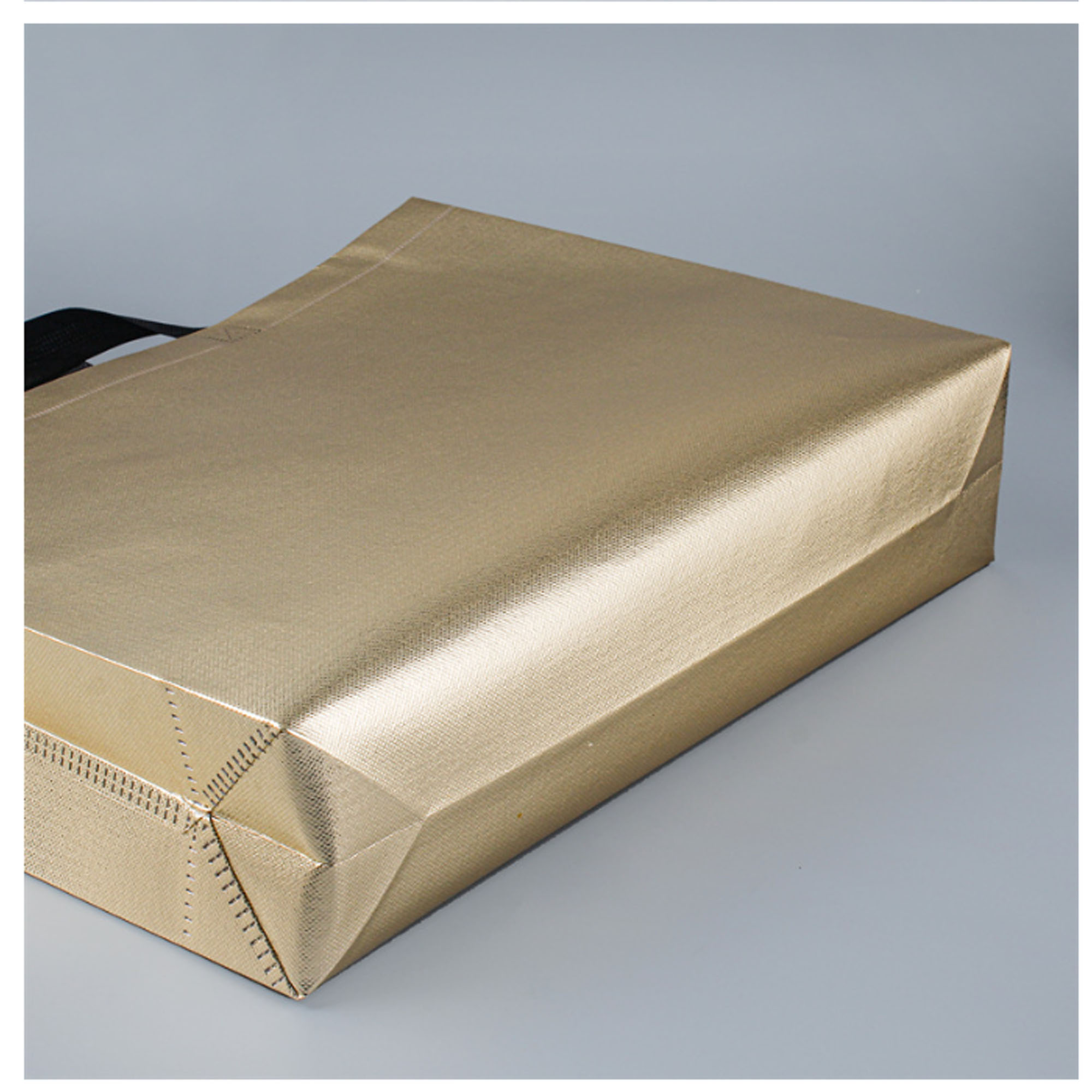 Durable Non-Woven Aluminum Foil Thermal Tote Bag 1
