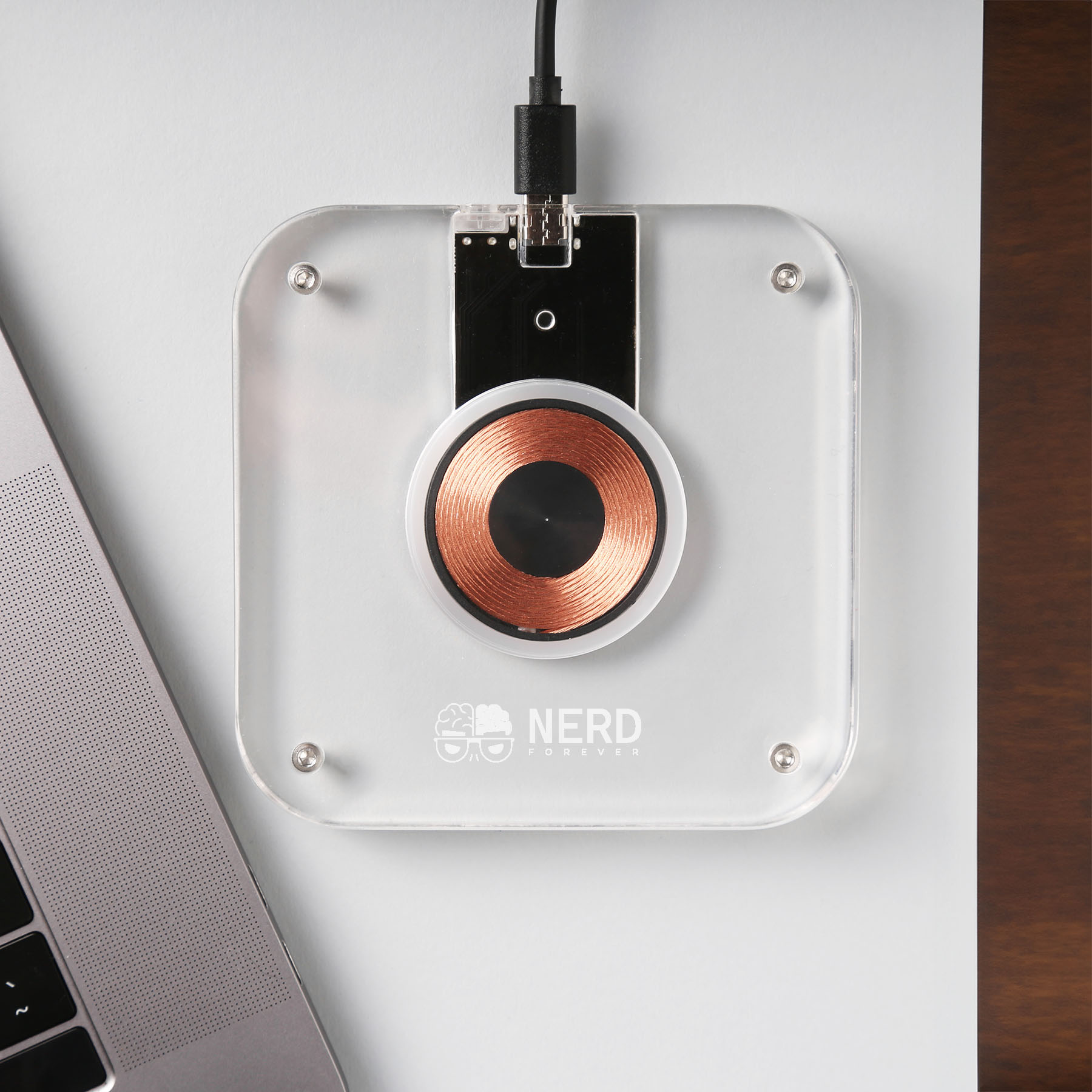 Lofi™ Acrylic Wireless Charger 2