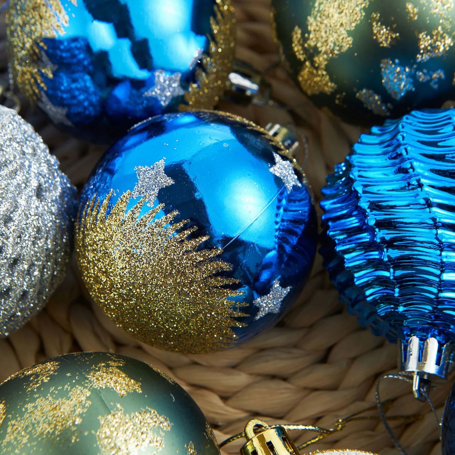 Christmas Ball Pendant 5