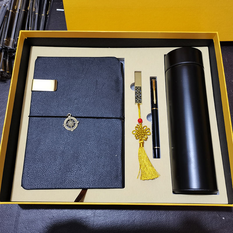 Luxury 4-Piece Signature Pen Gift Set 1