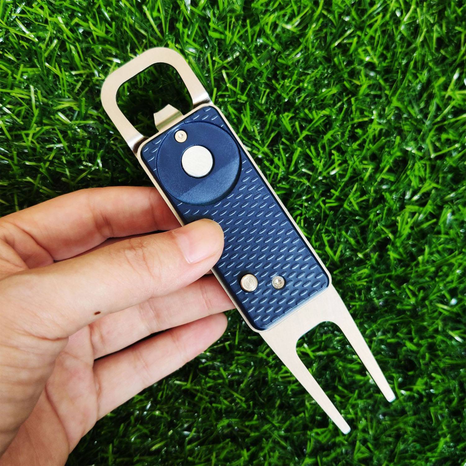 Ergonomic Zinc Alloy Golf Green Fork 8