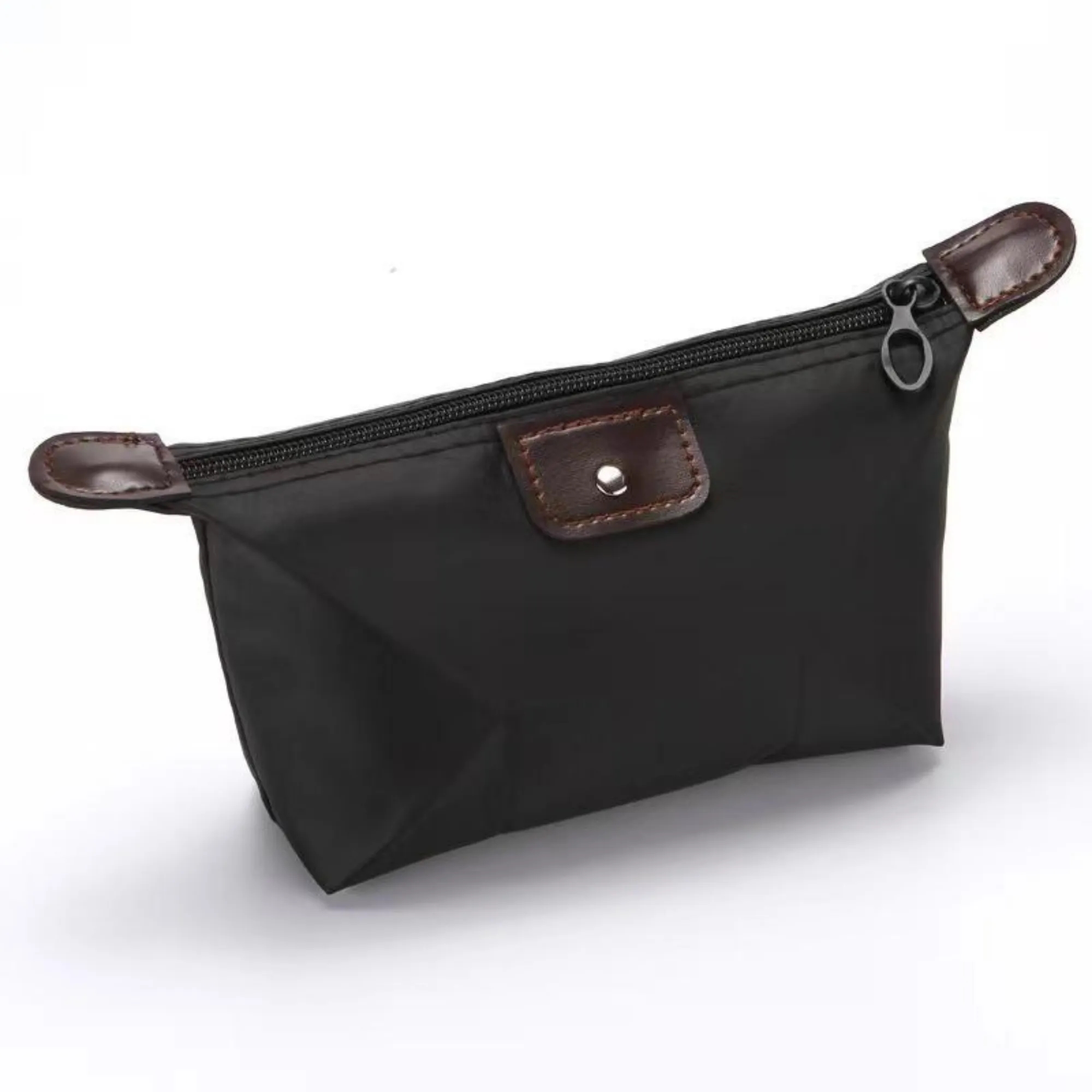 The Latest Makeup Bag Trends Elevate Your Beauty 3