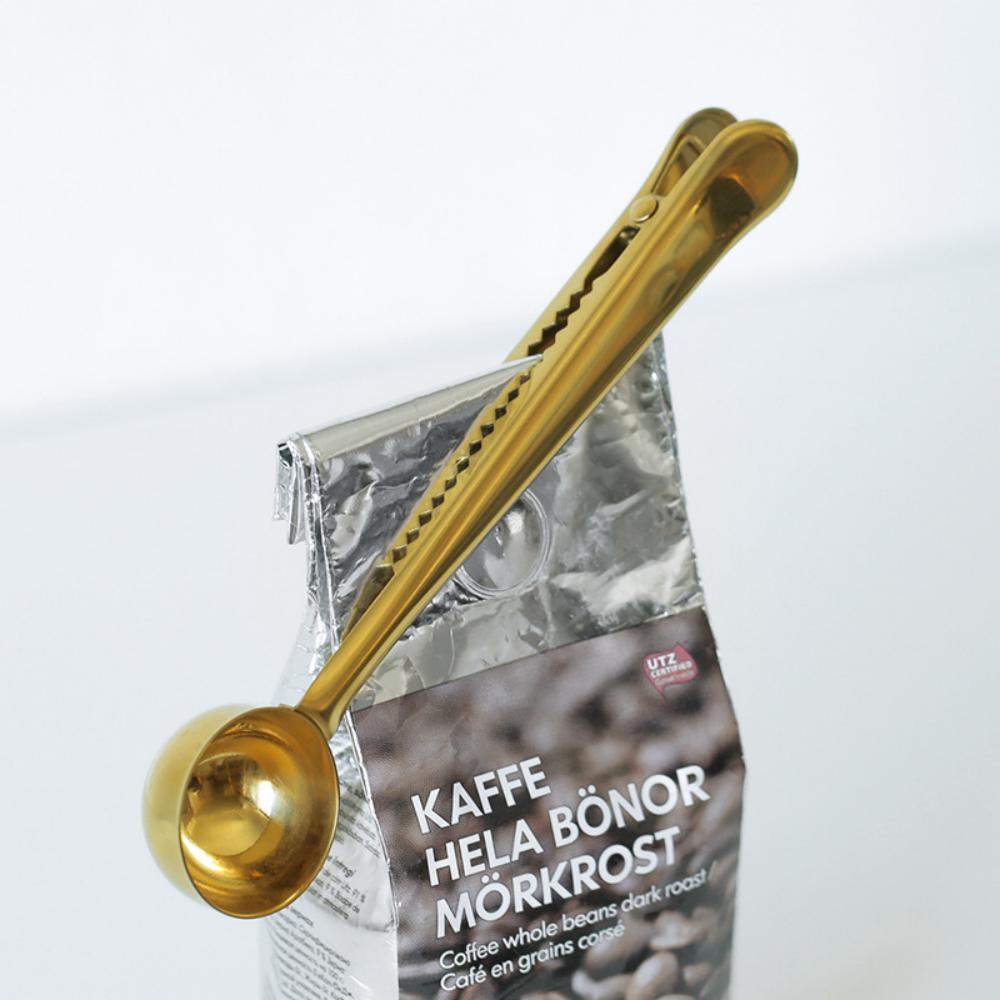 2-in-1 Coffee Bean Scoop with Sealer 3