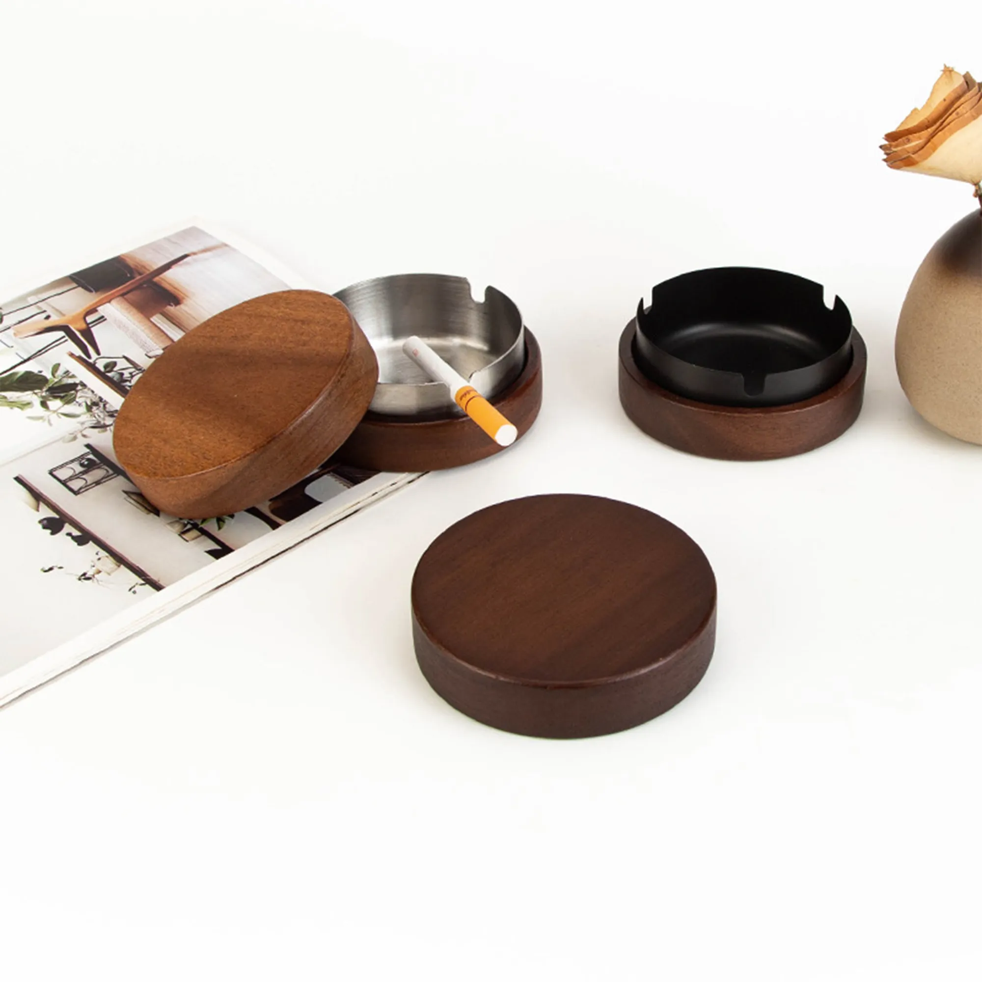 MOQ50 3.6-in Rosewood Ashtray with Lid 3