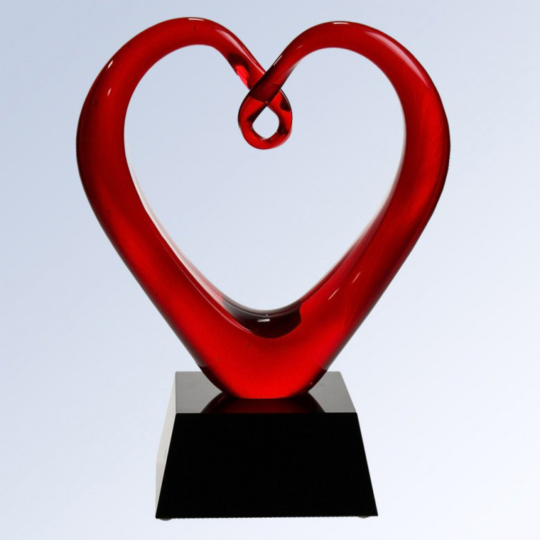 THE RED WHOLE HEART ART GLASS W/BLACK BASE 2