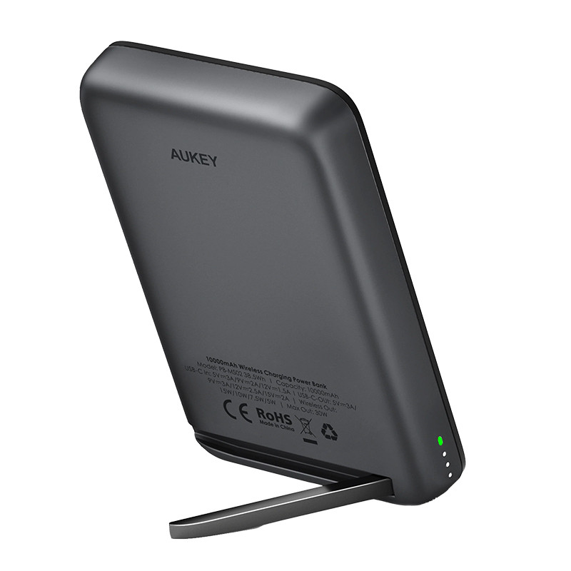 Aukey 10,000 mAh 30W MagSafe Power Bank 5