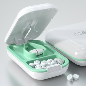 Weekly Pill Box With 7 Compartments 7