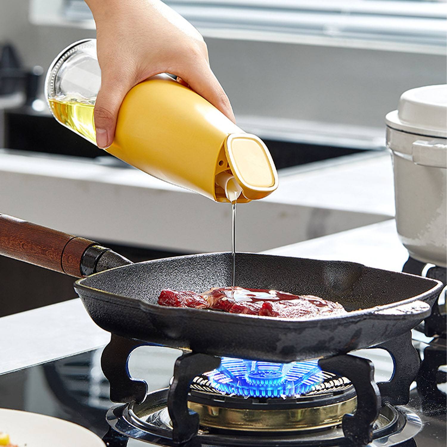 Household large capacity glass condiment bottle 8