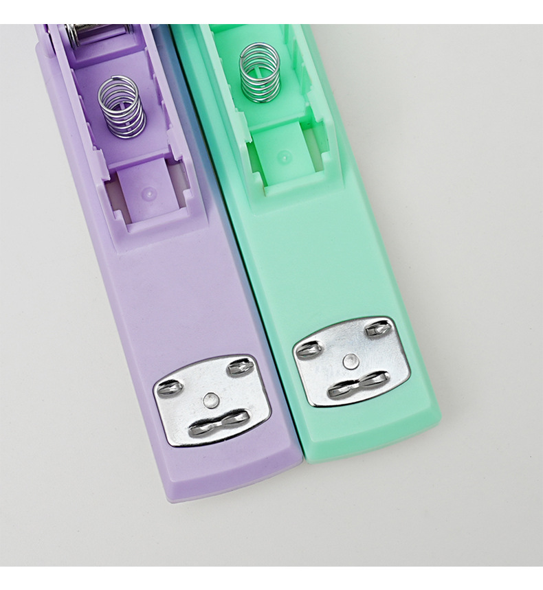 Desktop Stapler 3