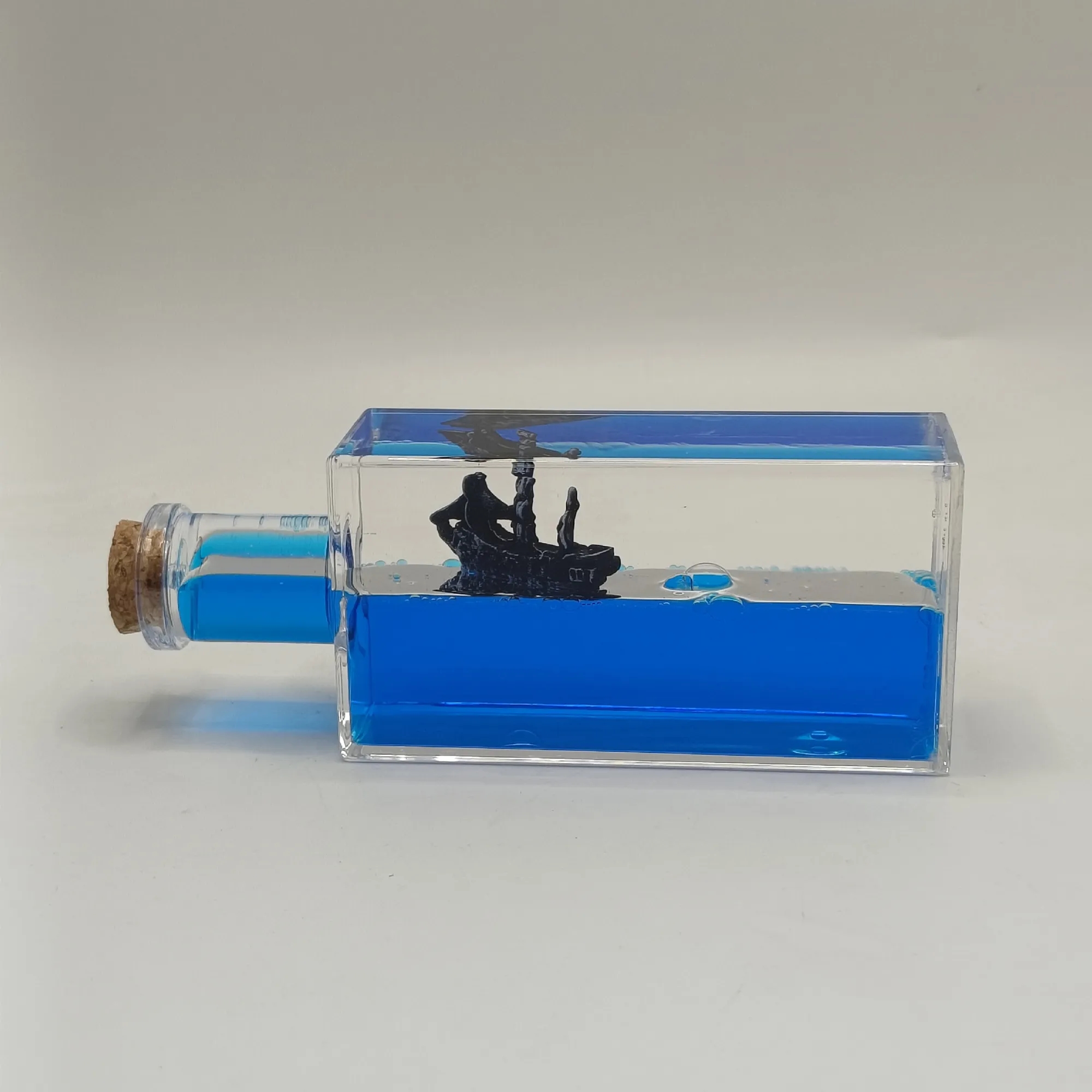 Cruise Ship Fluid Small Ornaments 2