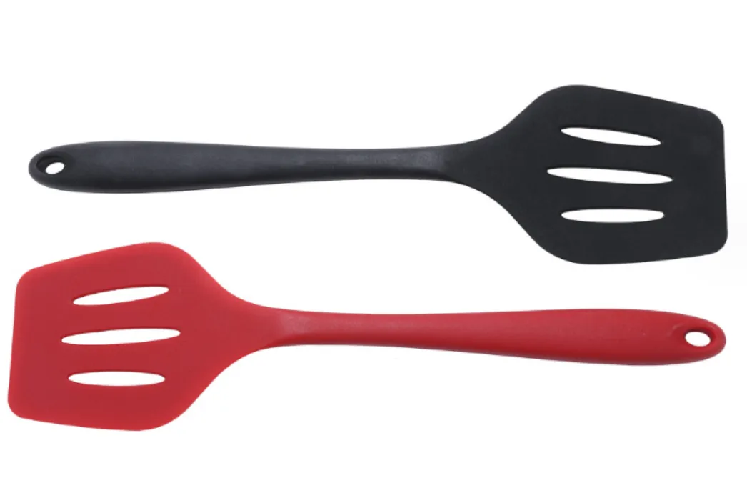 Silicone Small Leakage Shovel Kitchen Tool / Slotted Spatula 4